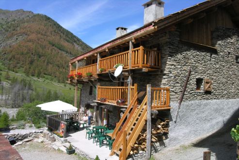 hébergement gite étape hotel refuge abries ristolas queyras gr58 tour du viso ski de randonnée